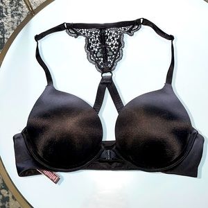 Victoria’s Secret bombshell push up bra
